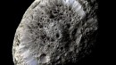 Vuelo sobre Hiperión, la extraña luna de Saturno 
