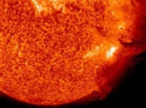 Estudio revela misterio del calor en la corona del sol