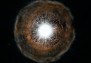 Telescopio Hubble capta imagen de una estrella moribunda 