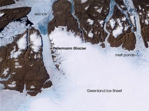 Témpano de hielo del doble de tamaño de Manhattan se desprende en Groenlandia 