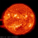 NASA logra grabar prominencia solar gigante
