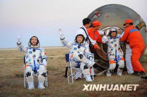 La histórica misión de China en el espacio termina con éxito