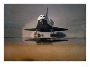 Una misión llena de problemas: Transbordador aterrizará en California