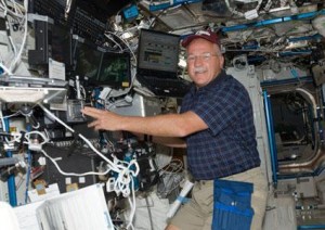 La Estación Espacial despliega sus nuevos paneles solares