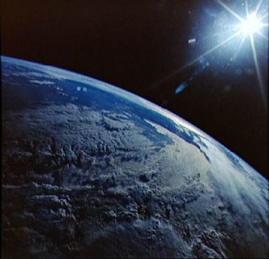 Conexiones Entre el Ciclo Solar, la Estratosfera y el Mar